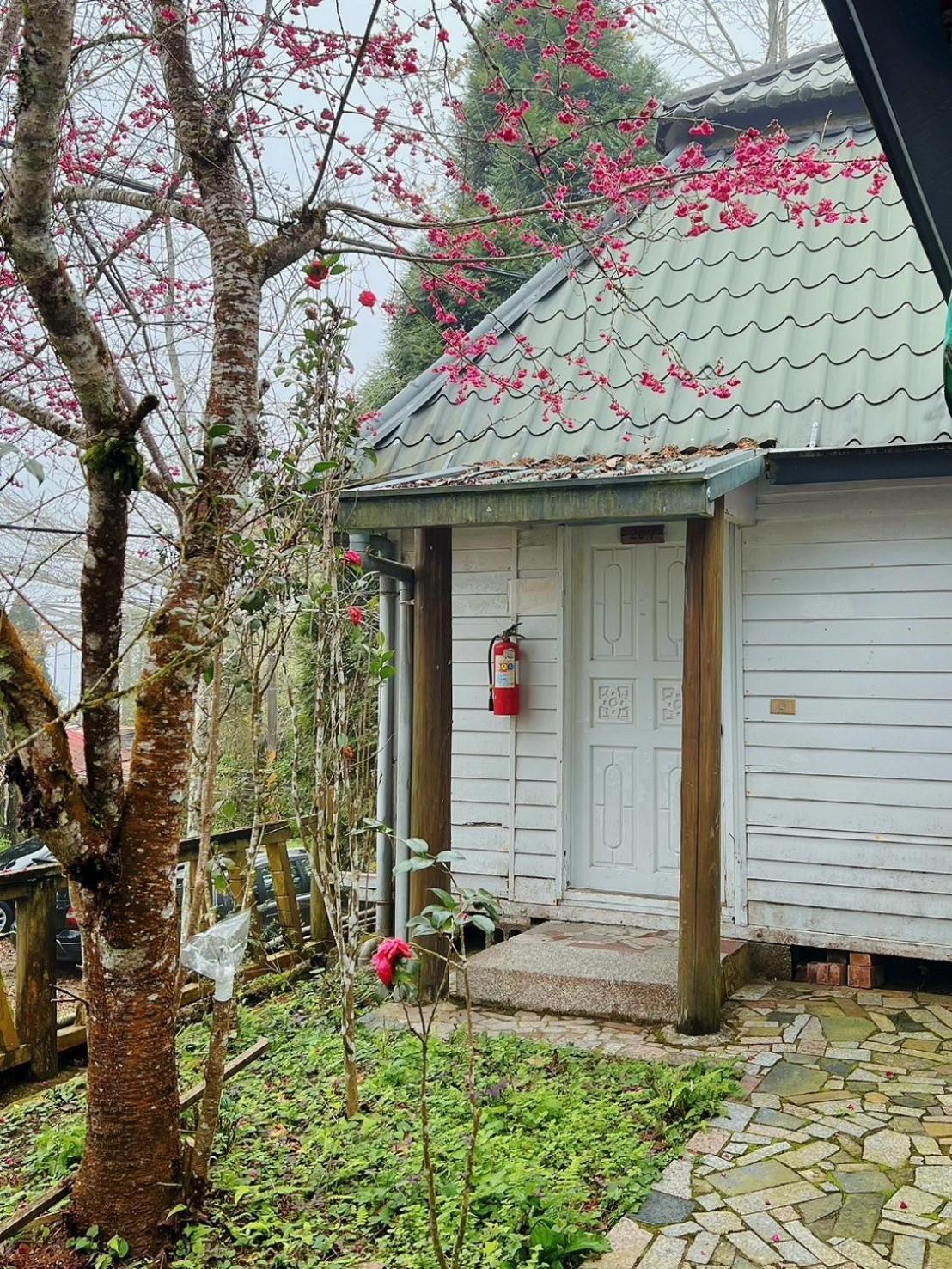 Gemlu Villa Lugu Exterior photo